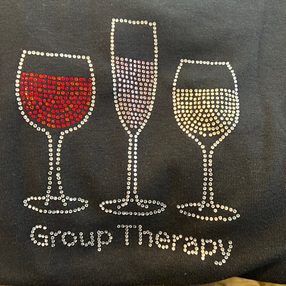🕶️Group 🍷Therapy Black Vneck Wine Shirt L Curtis Winery Santa Barbara - Picture 2 of 5